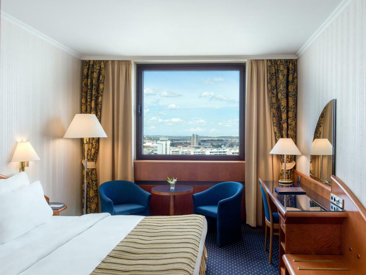 Panorama Hotel Praga Esterno foto